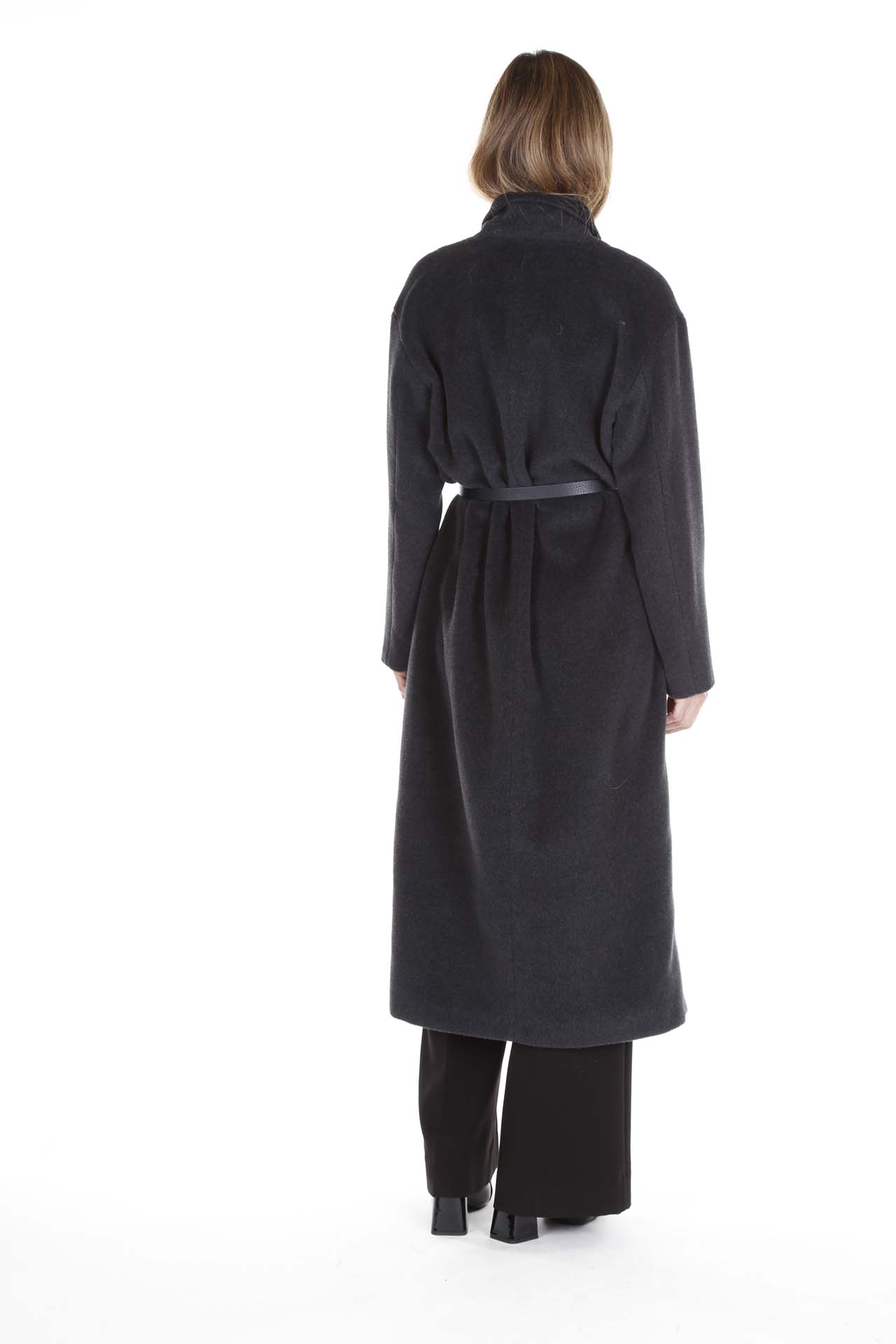 Fabiana Filippi, Cappotto